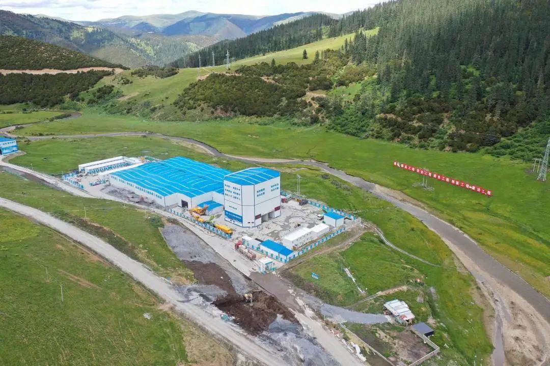 “站”立高原！徐工攪拌站助力川藏線建設！