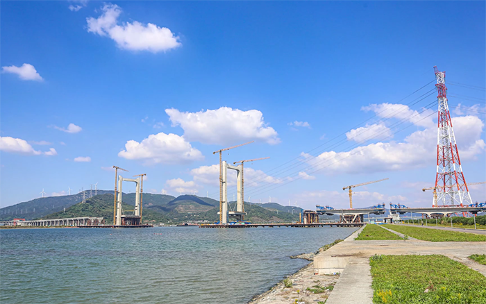 “牽手”群島！徐工塔機助力世界級跨海連島工程刷新“進(jìn)度條”