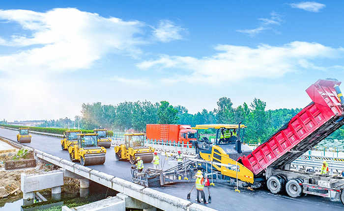 江蘇高速上演徐工成套道路機械大片！