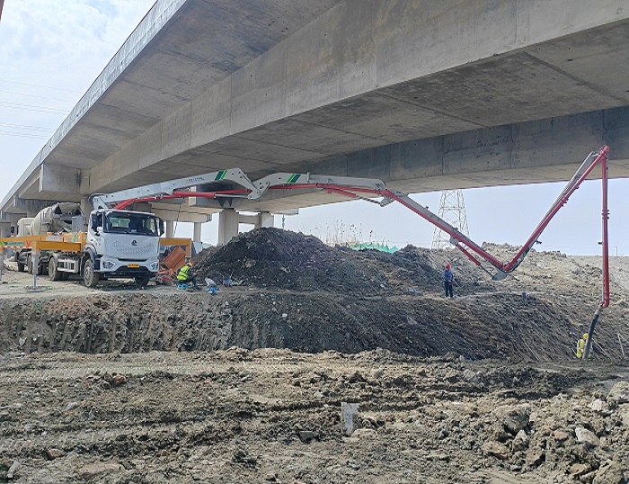 輕靈穩(wěn)??！徐工33米泵車領航新城鎮(zhèn)基建